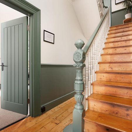 New Luxury For 2024 - Central Plymouth House - Sleeps 10 - Access To Plymouth Town - Close To The Barbican - Pets Welcome - Parking Available - By Luxe Living By Sophia エクステリア 写真