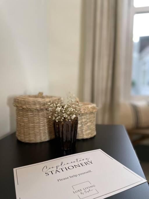 New Luxury For 2024 - Central Plymouth House - Sleeps 10 - Access To Plymouth Town - Close To The Barbican - Pets Welcome - Parking Available - By Luxe Living By Sophia エクステリア 写真