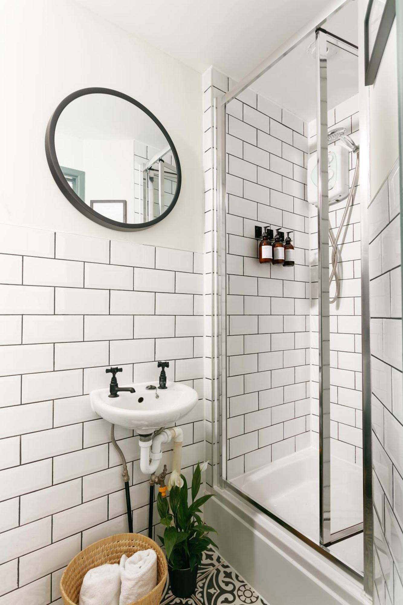 New Luxury For 2024 - Central Plymouth House - Sleeps 10 - Access To Plymouth Town - Close To The Barbican - Pets Welcome - Parking Available - By Luxe Living By Sophia エクステリア 写真