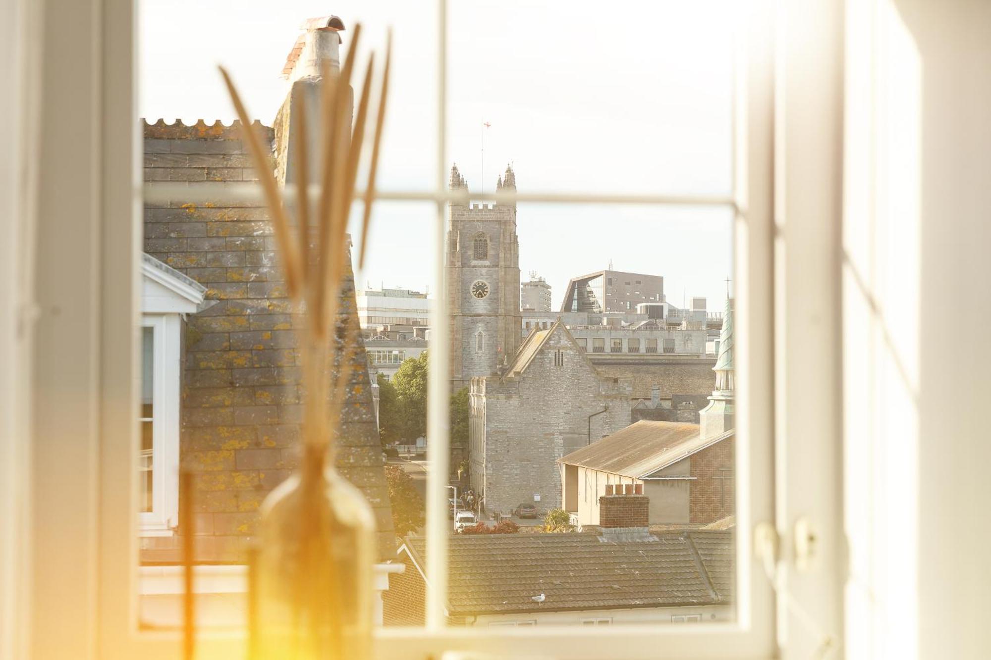 New Luxury For 2024 - Central Plymouth House - Sleeps 10 - Access To Plymouth Town - Close To The Barbican - Pets Welcome - Parking Available - By Luxe Living By Sophia エクステリア 写真