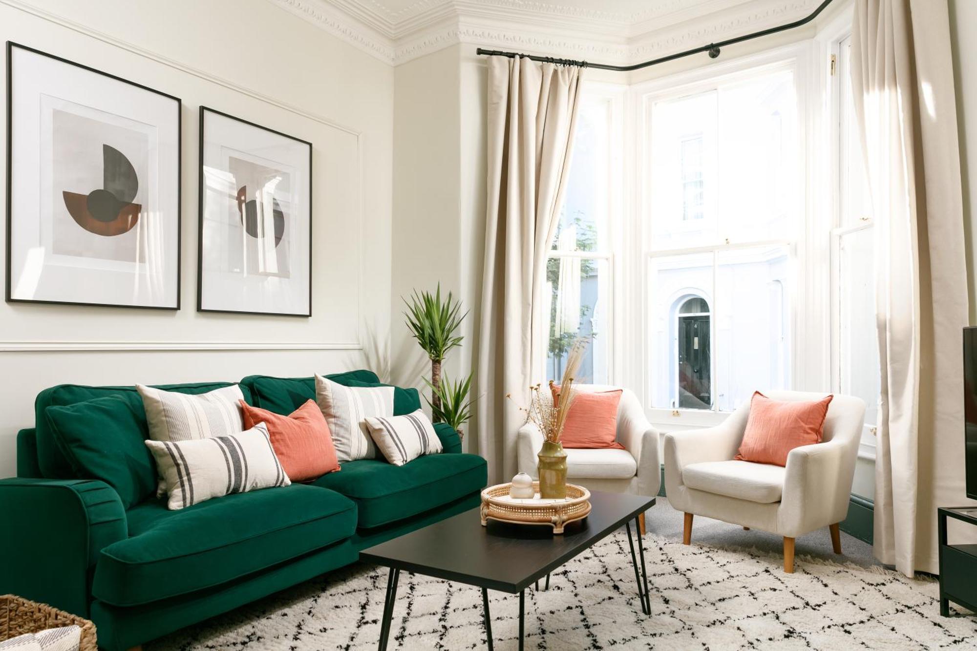 New Luxury For 2024 - Central Plymouth House - Sleeps 10 - Access To Plymouth Town - Close To The Barbican - Pets Welcome - Parking Available - By Luxe Living By Sophia エクステリア 写真